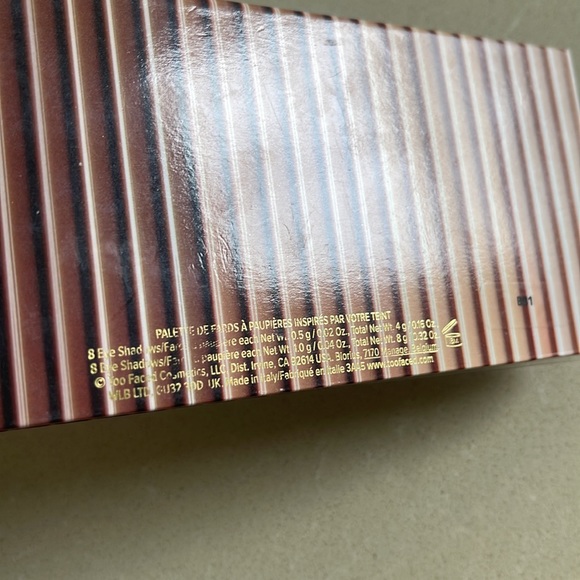 Two faced Born this way neutral eyeshadow - Picture 3 of 4